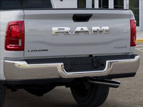 New 2026 RAM 2500 Laramie AWD/4WD image 13