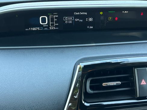Used 2022 Toyota Prius Prime LE FWD image 31