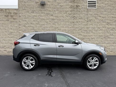 Used 2023 Buick Encore GX Preferred w/ Cold Weather Comfort Package FWD image 2