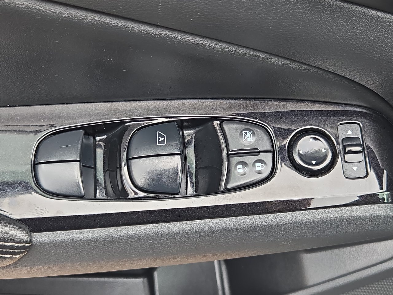 Used 2023 Nissan Altima 2.5 SV FWD image 27