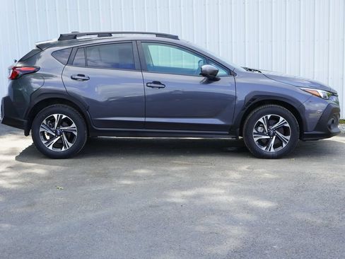 Used 2024 Subaru Crosstrek 2.0i Premium AWD/4WD image 2
