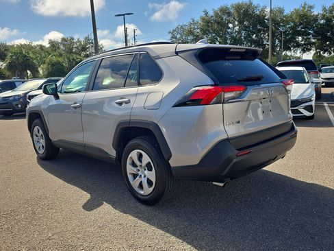 Used 2019 Toyota RAV4 LE FWD image 6