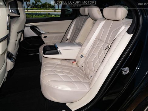 Used 2024 BMW 760i xDrive AWD/4WD image 10
