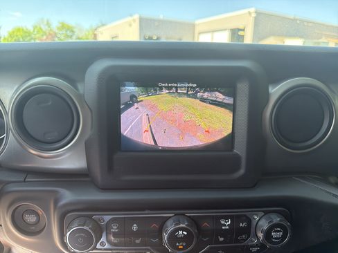 Used 2021 Jeep Wrangler Sport AWD/4WD image 23