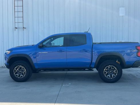 Used 2026 Chevrolet Colorado ZR2 w/ Technology Package AWD/4WD image 8