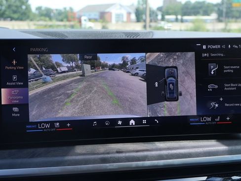 Used 2025 BMW X7 xDrive40i AWD/4WD image 43