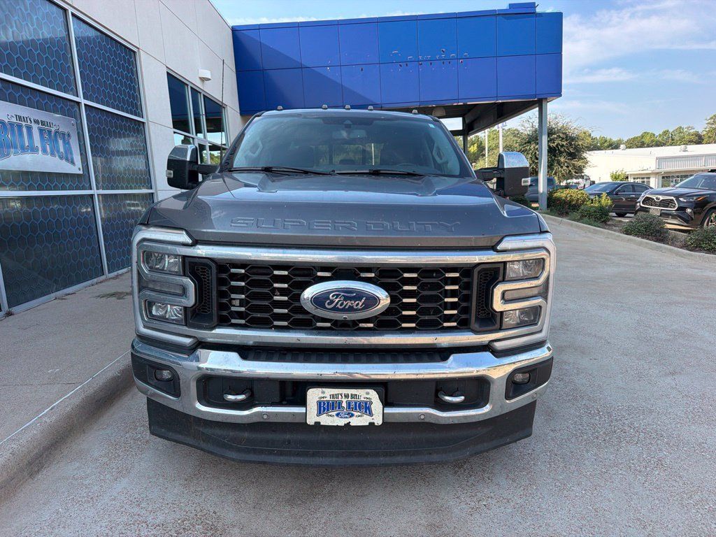 Used 2023 Ford F350 Lariat w/ Lariat Ultimate Package AWD/4WD image 3