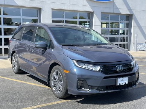 Certified 2026 Honda Odyssey Touring image 1