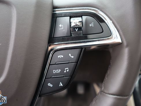 Used 2023 Lincoln Nautilus Reserve AWD/4WD image 17