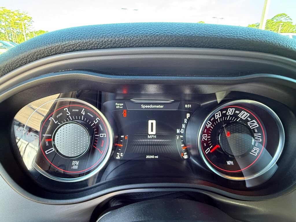 Used 2023 Dodge Challenger SXT RWD image 30