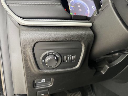 Used 2023 Jeep Grand Cherokee L Laredo image 24