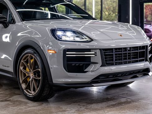 Used 2026 Porsche Cayenne Turbo GT AWD/4WD image 3