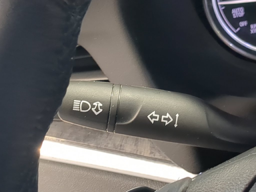 Used 2020 Buick Enclave Essence w/ Sound and Sites Package AWD/4WD image 33
