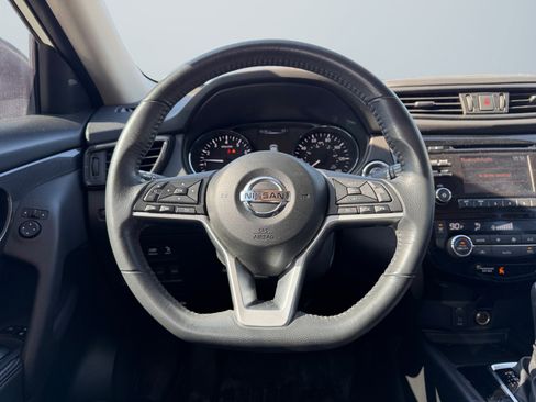 Used 2017 Nissan Rogue SV w/ Midnight Edition Package image 13