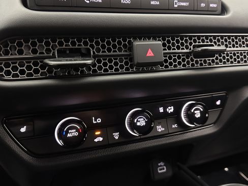 Used 2025 Honda HR-V Sport image 16