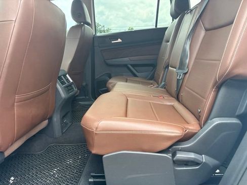 Used 2023 Volkswagen Atlas SE w/ Black Wheel Package AWD/4WD image 8