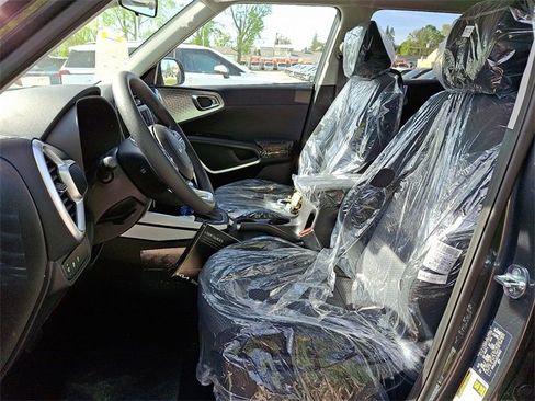 New 2025 Kia Soul LX w/ LX Technology Package image 9