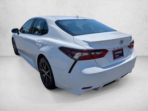 Used 2023 Toyota Camry SE FWD image 8