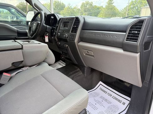 Used 2019 Ford F250 XL w/ Power Equipment Group AWD/4WD image 19
