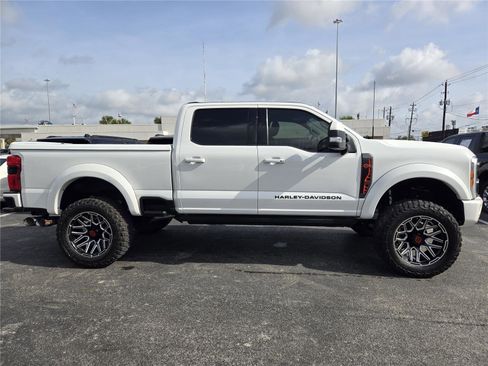 Used 2023 Ford F250 Lariat w/ Lariat Ultimate Package AWD/4WD image 4