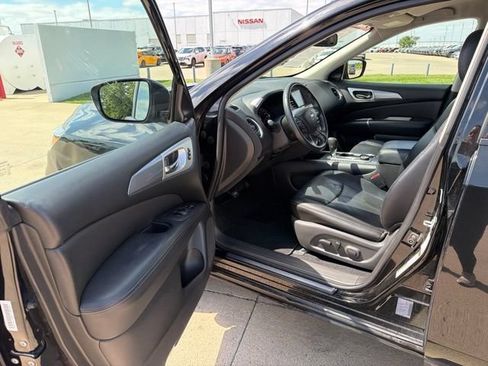 Used 2019 Nissan Pathfinder SL AWD/4WD image 17