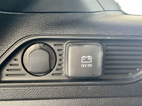 Used 2024 Jeep Grand Cherokee Limited image 29