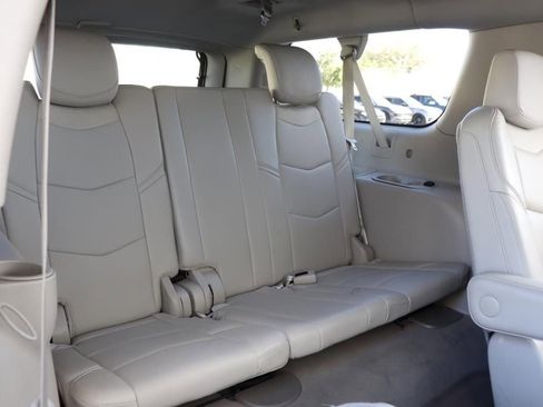 Used 2019 Cadillac Escalade ESV Premium Luxury image 33