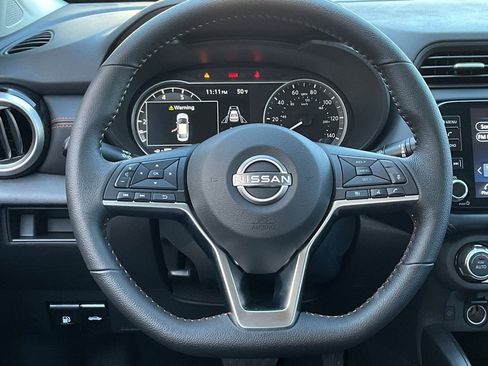 New 2025 Nissan Versa SR image 18