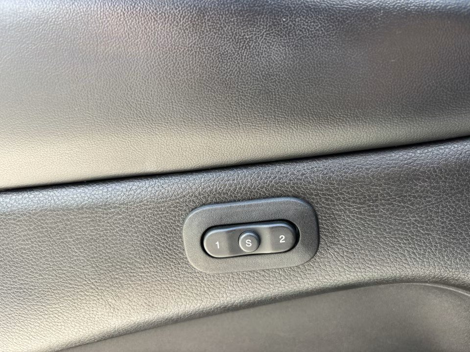 Used 2021 Jeep Grand Cherokee Limited RWD image 39