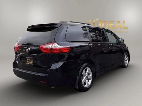 Used 2018 Toyota Sienna LE FWD image 5