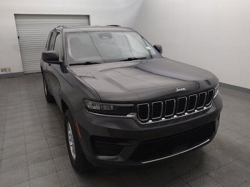 Used 2023 Jeep Grand Cherokee Laredo w/ Luxury Tech Group I RWD image 14