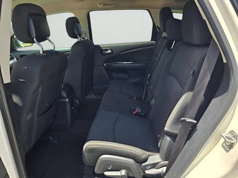 Used 2019 Dodge Journey SE w/ Blacktop Package FWD image 26