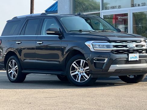 Used 2024 Ford Expedition Limited AWD/4WD image 2