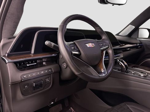 Used 2021 Cadillac Escalade Sport Platinum w/ Heavy-Duty Trailer Package AWD/4WD image 9