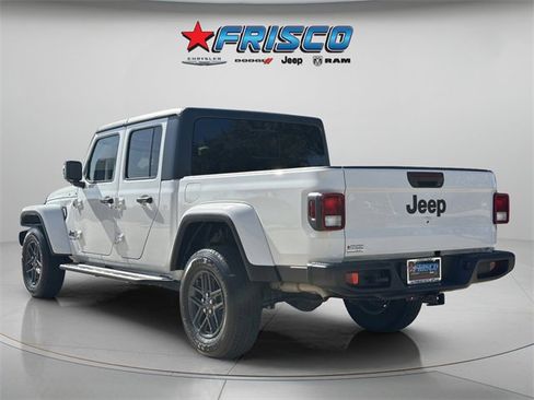 Used 2024 Jeep Gladiator Sport image 7