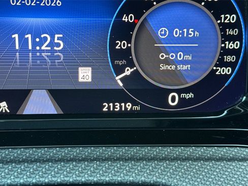 Used 2024 Volkswagen Golf R image 32