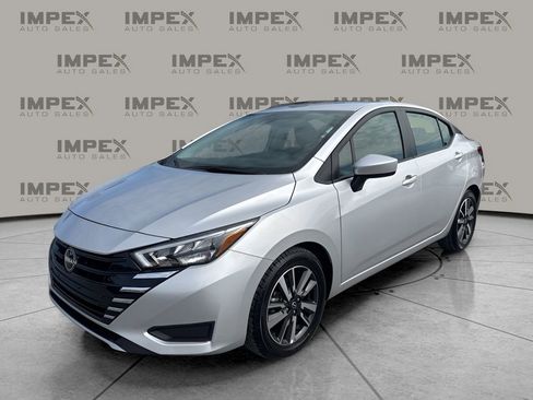Used 2025 Nissan Versa SV image 1