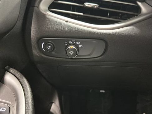 Used 2025 Chevrolet Malibu LT FWD image 13