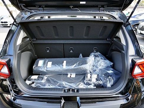 New 2026 Hyundai Venue SEL FWD image 16