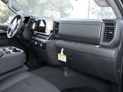 New 2024 GMC Sierra 1500 SLE w/ Preferred Package image 74