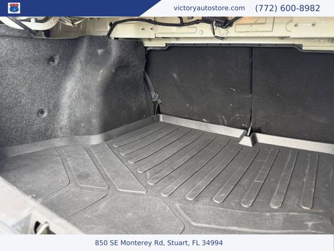 Used 2020 Nissan Versa SV FWD image 41