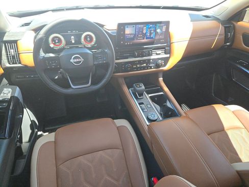 Certified 2026 Nissan Pathfinder Platinum AWD/4WD image 16