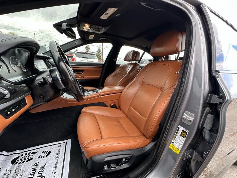 Used 2015 BMW 550i Sedan RWD image 11