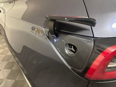 Used 2023 Tesla Model Y Long Range AWD/4WD image 43