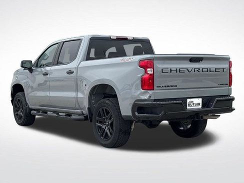 Used 2024 Chevrolet Silverado 1500 Custom Trail Boss w/ Turbomax Blackout Package AWD/4WD image 4