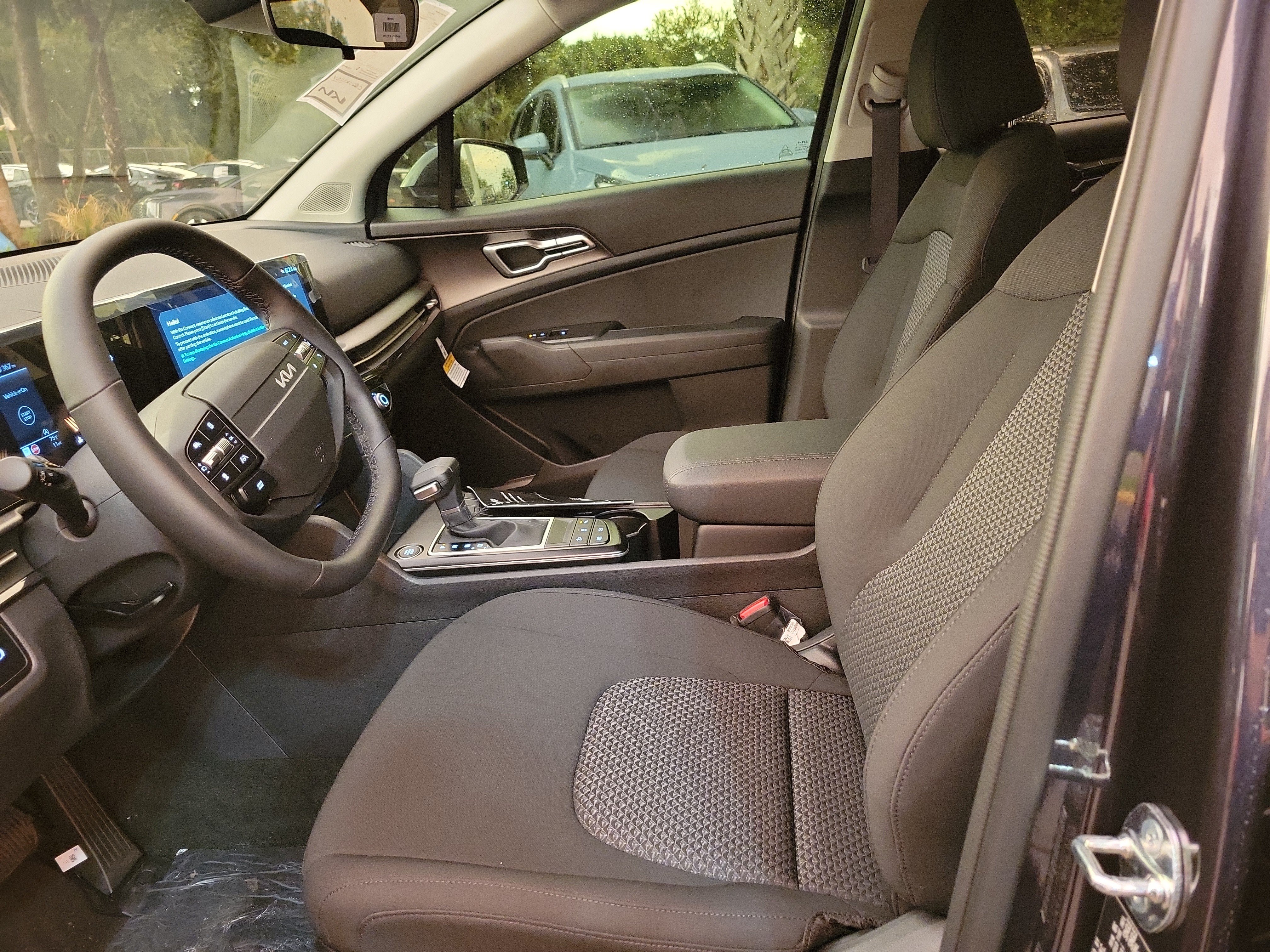 New 2027 Kia Sportage LX FWD image 17