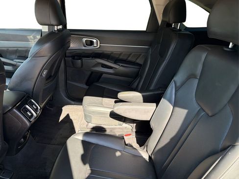 Used 2022 Kia Sorento SX image 11