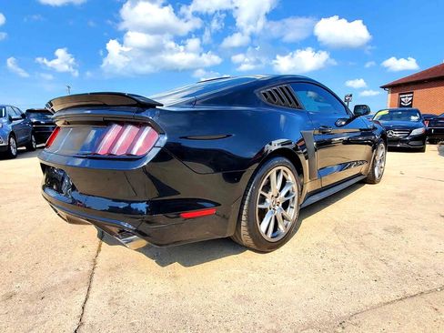 Used 2016 Ford Mustang V6 Coupe image 7