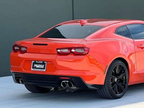Used 2021 Chevrolet Camaro LT RWD image 27