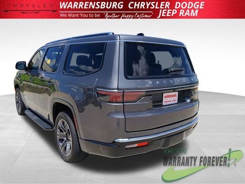 Used 2024 Jeep Wagoneer Series II AWD/4WD image 6